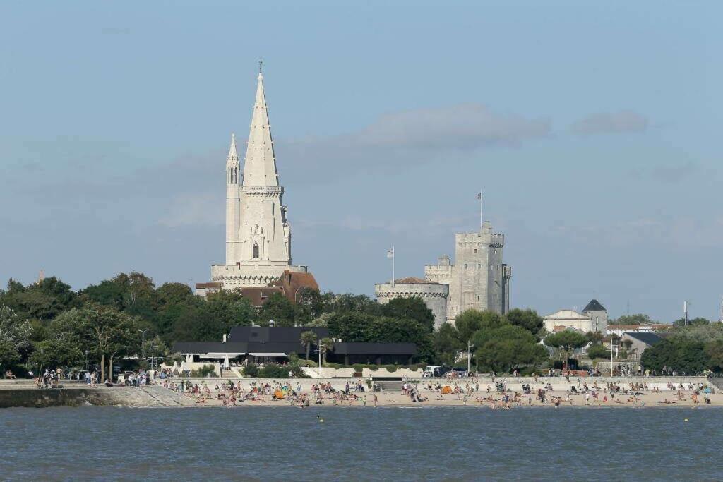 ラ・ロシェルVue Superbe Sur Tour De La Lanterne T2 Avec Terrasse Remparts 2アパートメント エクステリア 写真