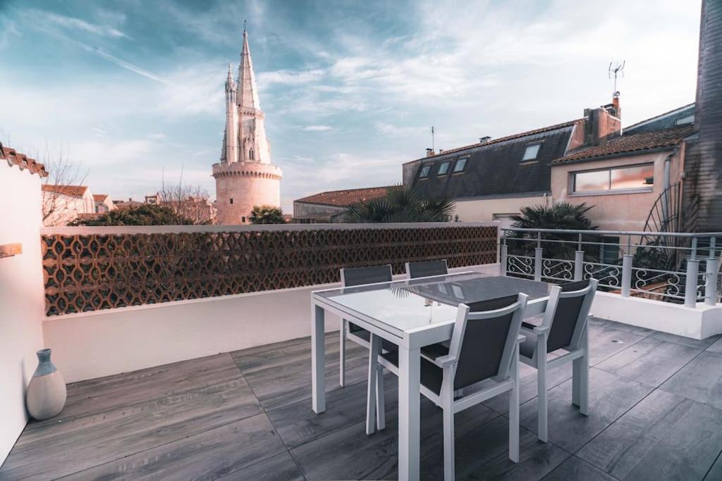 ラ・ロシェルVue Superbe Sur Tour De La Lanterne T2 Avec Terrasse Remparts 2アパートメント エクステリア 写真