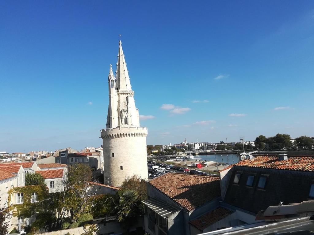 ラ・ロシェルVue Superbe Sur Tour De La Lanterne T2 Avec Terrasse Remparts 2アパートメント エクステリア 写真